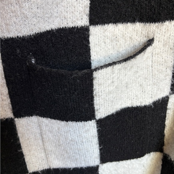 Oversized Torrid Black and White Checkered Button Cardigan size 1/2 - Picture 5 of 8